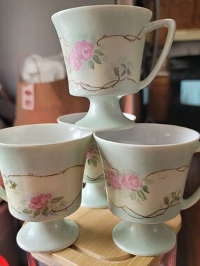 Vintage Hand-painted Floral Pedestal Mugs. Juanita Gray. 1980. Set Of 4